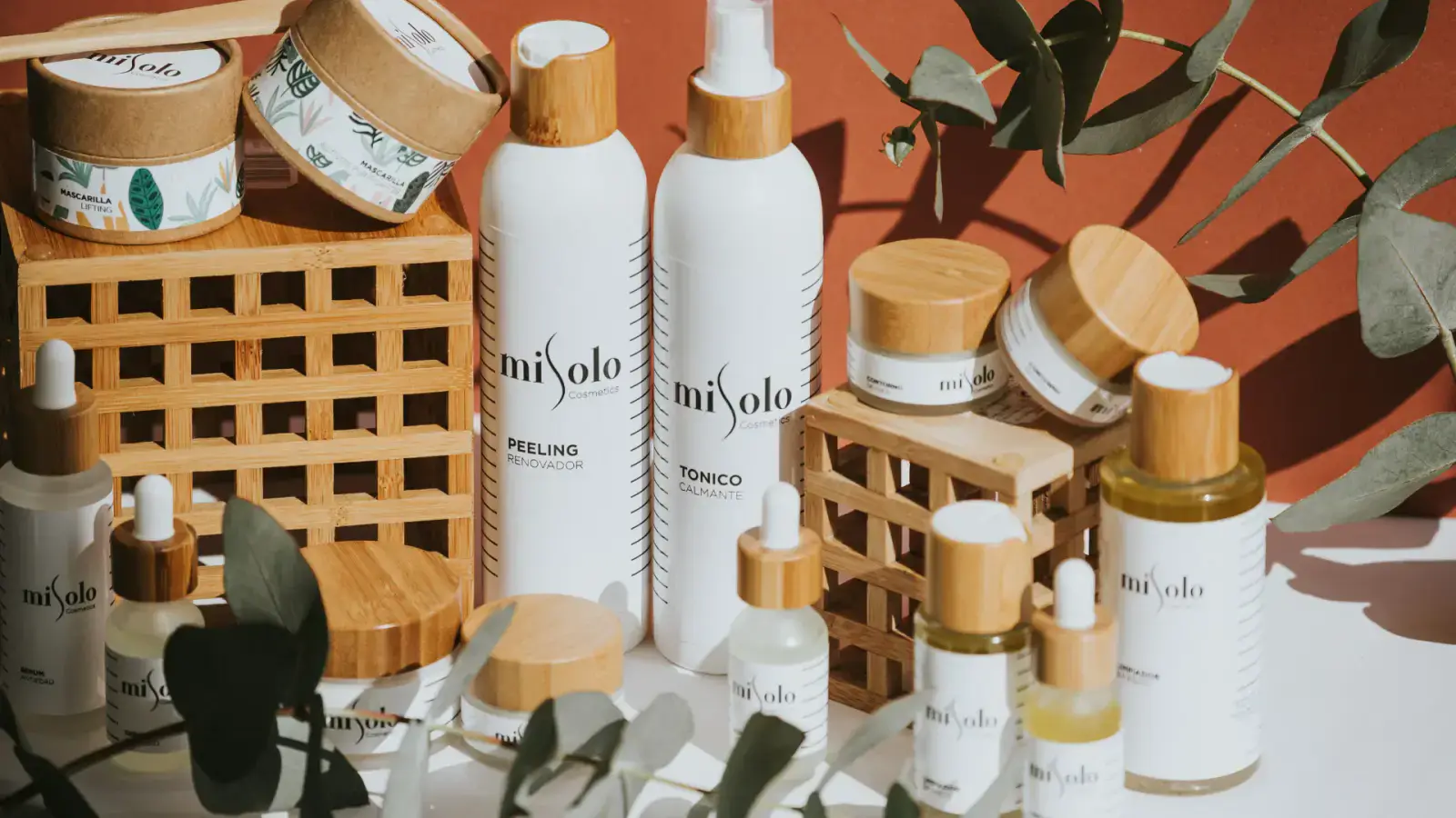 Revolutionizing Cosmetics by Promoting Circularity in Packaging via Refillable & Recyclable Containers
