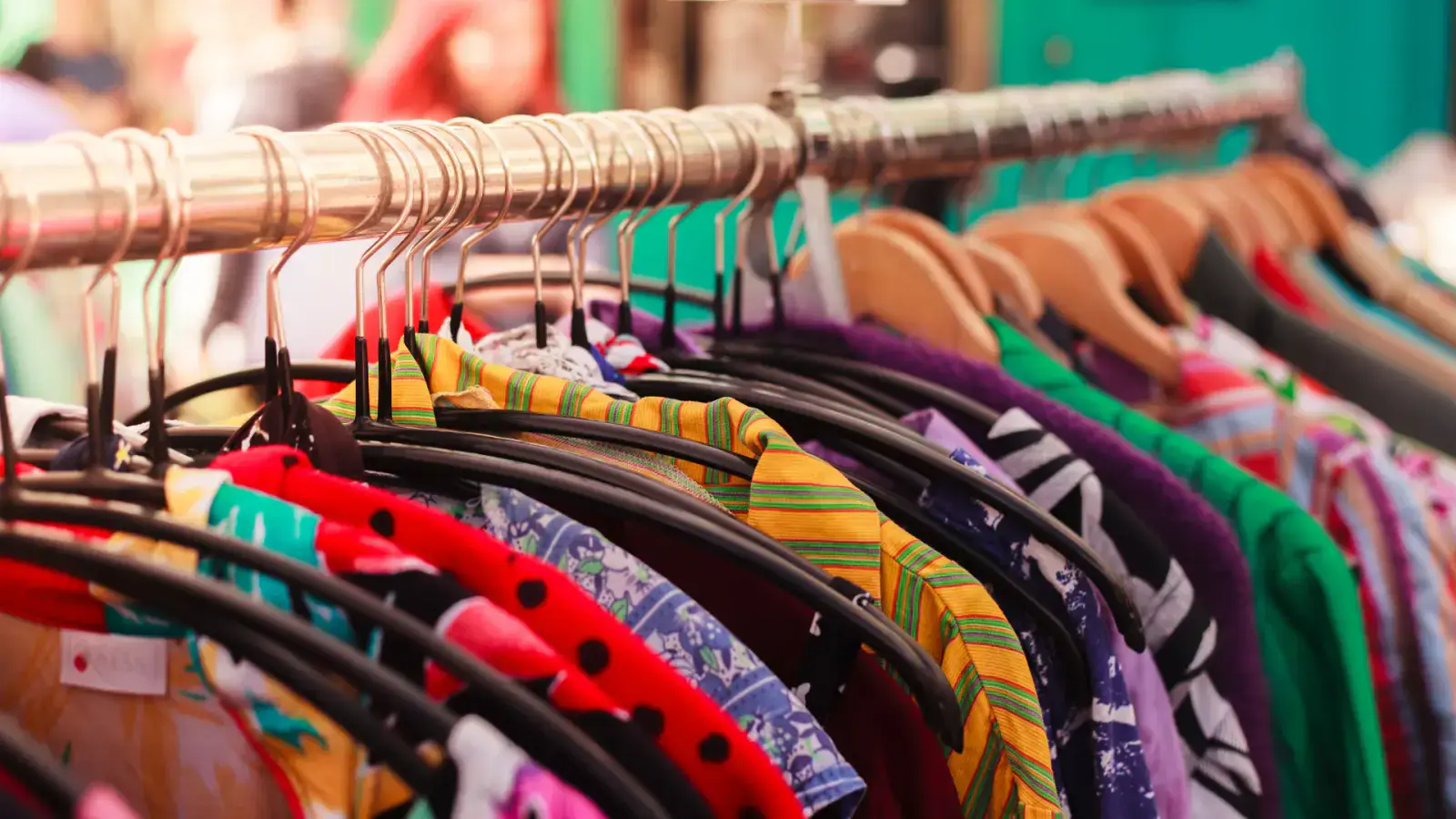 Emergence of Circularity in Clothing Resale and Rental Supply Chain