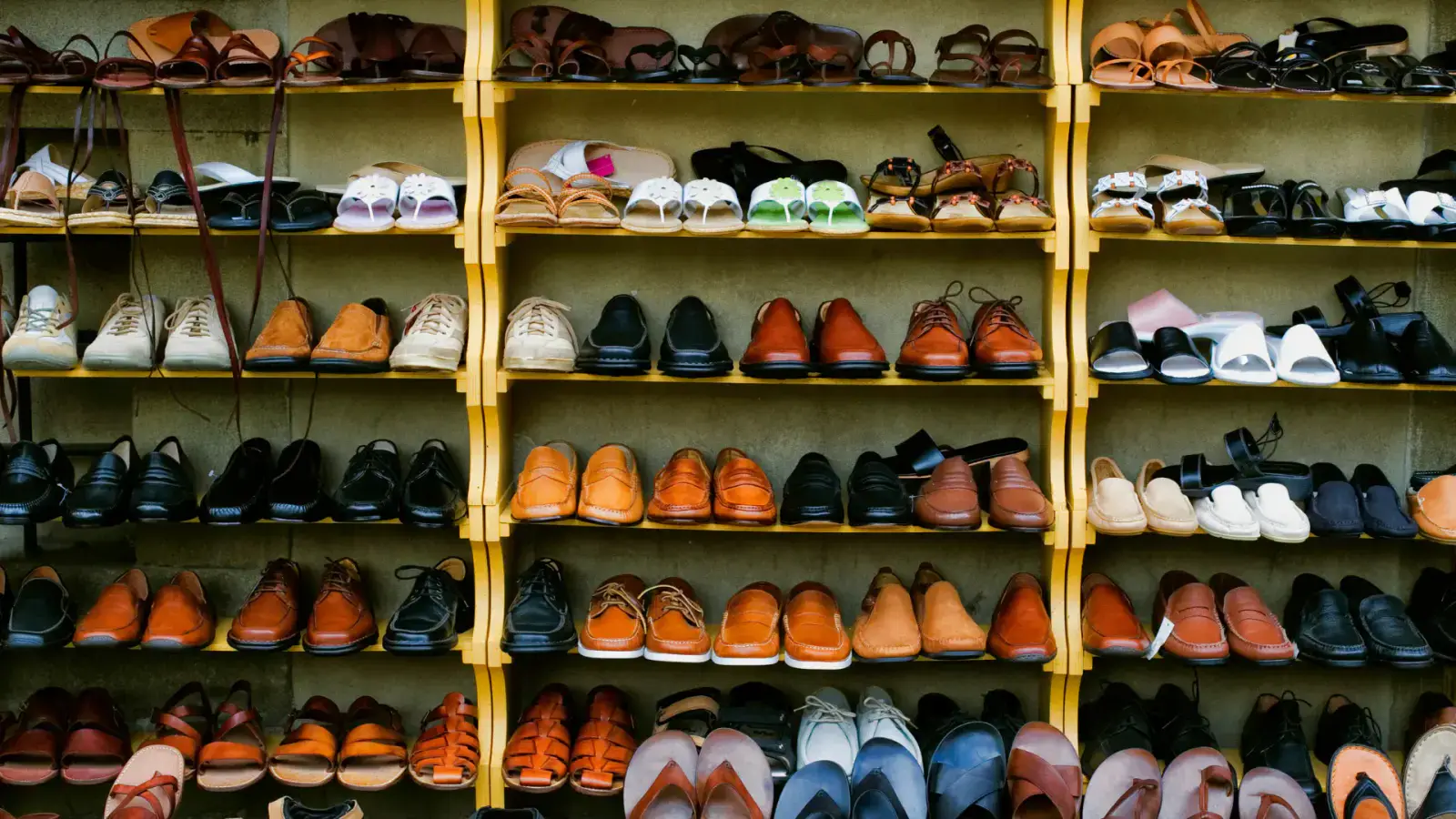 Innovative Steps towards a Circular Shoe Recycling Supply Chain