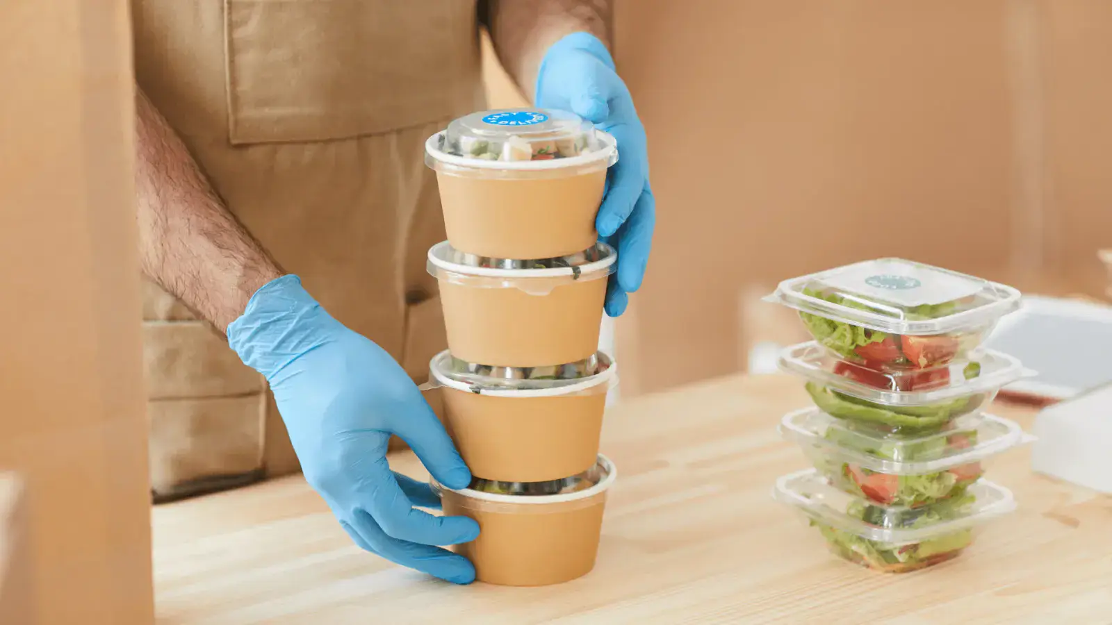Shifting Consumer Mindsets Embracing Reusable and Minimal Packaging
