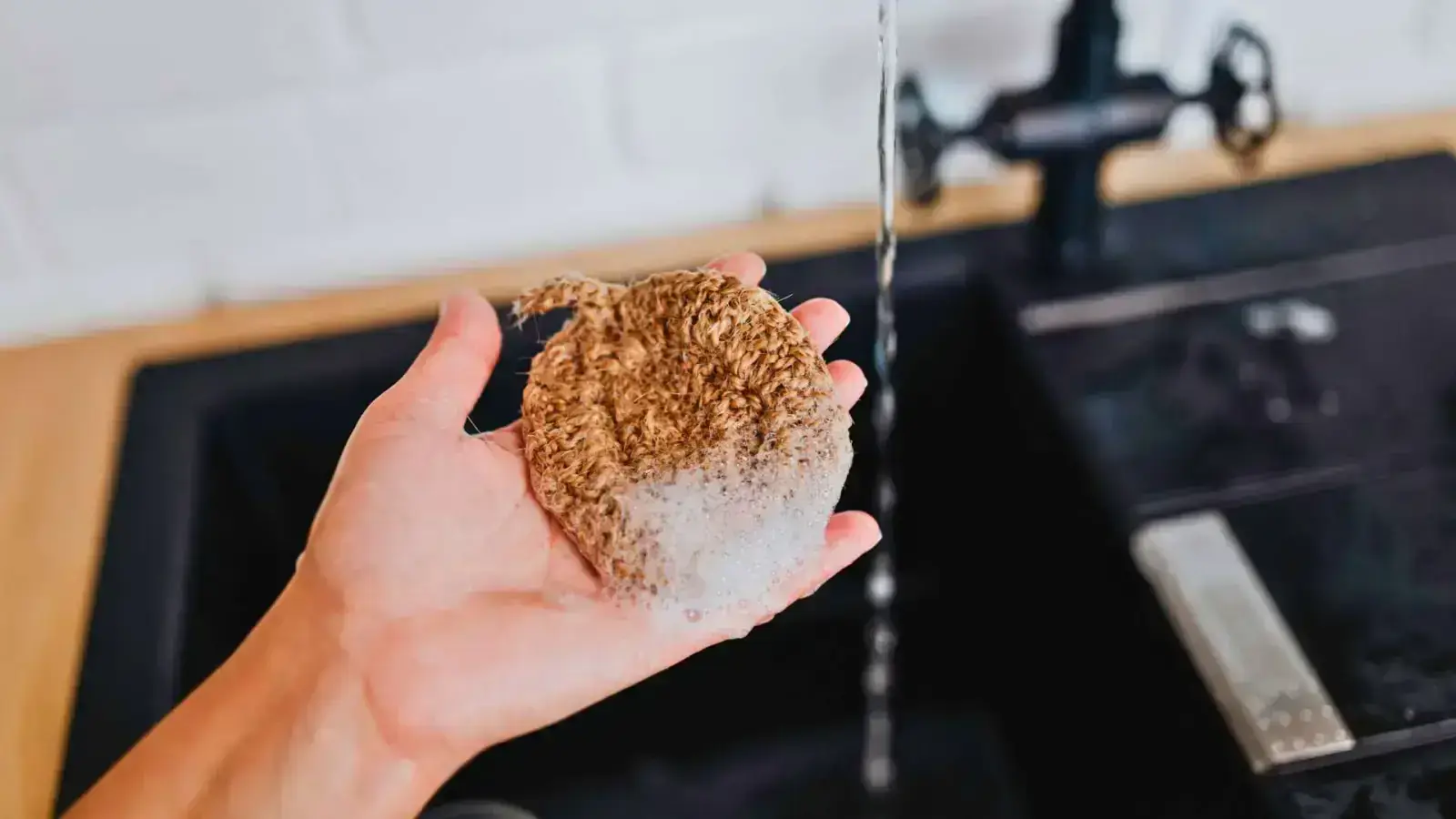 Eco-Friendly Cleaning: Transform Your Home and Save the Planet