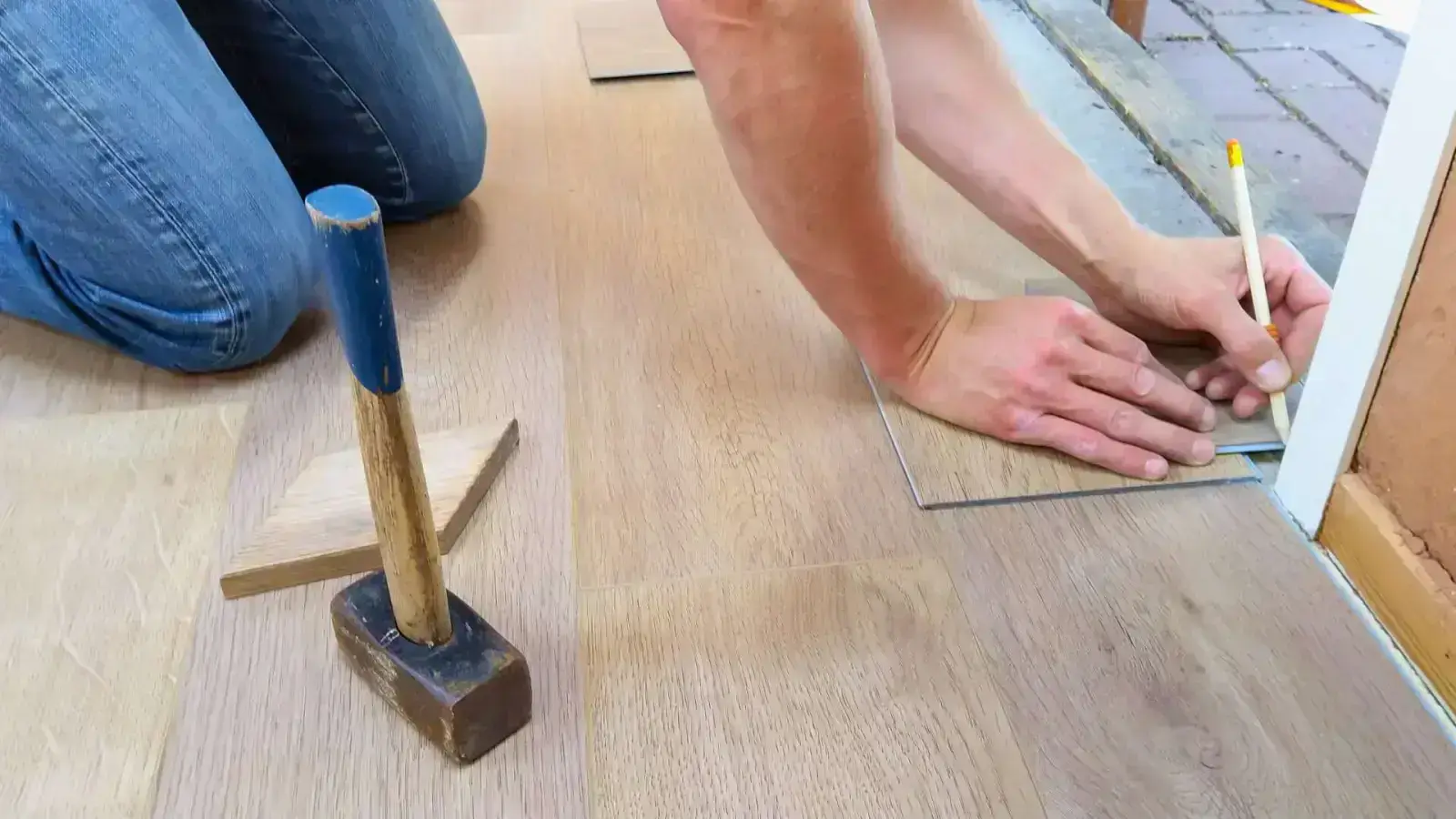 Natural Linoleum Flooring: Eco-Friendly and Long-Lasting Choice