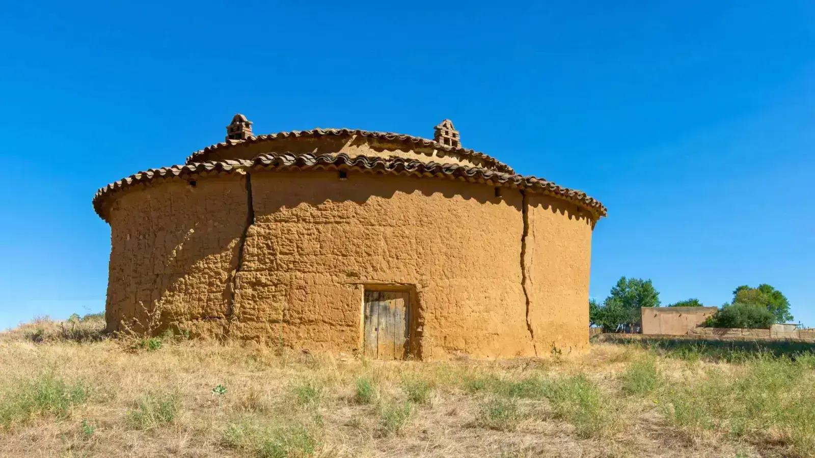 Rammed Earth: Discover the Beauty and Benefits of Earthy Walls